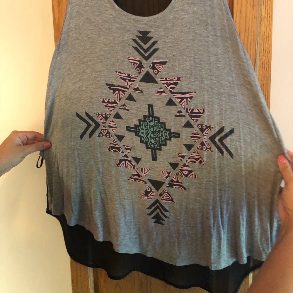 Flowy tank